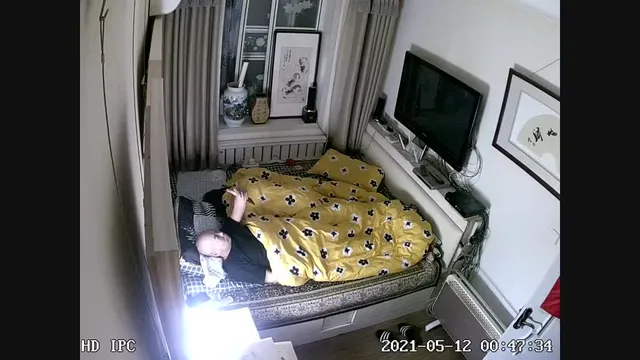 IP아내와 딸과 한 침대에서 동시에 성생활 (4) - 18분 03초